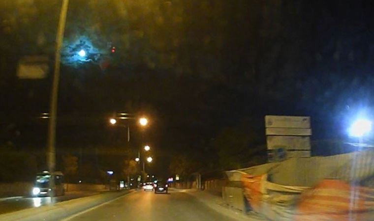 İstanbul'da gece düşen göktaşı kameralara yansıdı