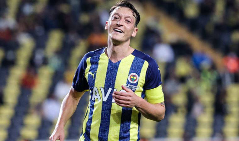 Mesut Özil'den Squid Game isimli diziye gönderme