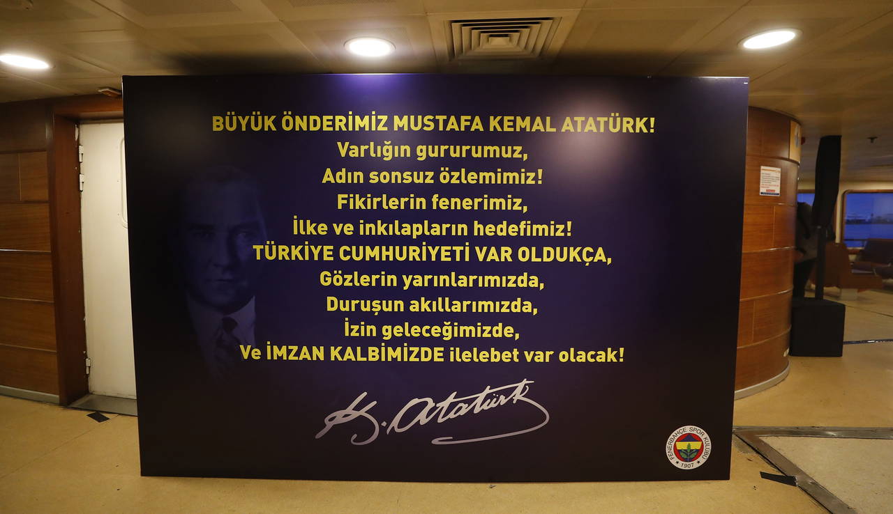 Fenerbahçe, Atatürk'ü Dolmabahçe'de andı