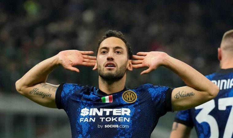 Milan taraftarından Hakan'a tepki çeken pankart!