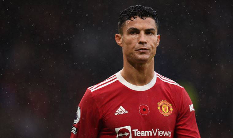 Cristiano Ronaldo, Manchester United'tan ayrılmayı düşünüyor