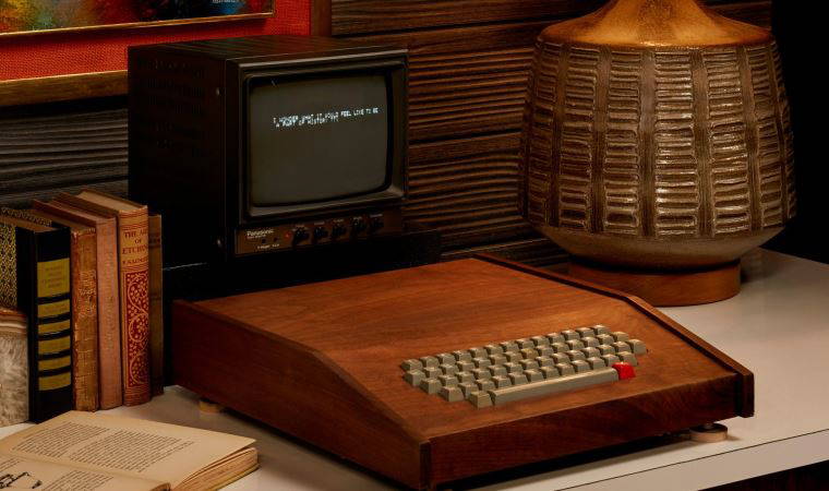 İlk Apple bilgisayarı ABD'de açık artırmada 400 bin dolara satıldı