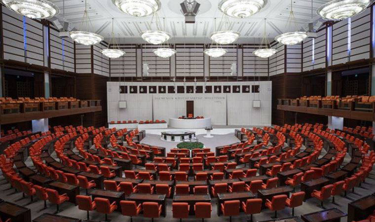 İYİ Parti'nin yangın söndürme uçağı için ek bütçe talebi AKP ve MHP oylarıyla reddedildi