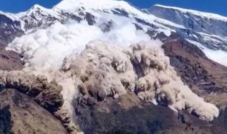 Nepal'de ortaokula çığ düştü: 11 yaralı