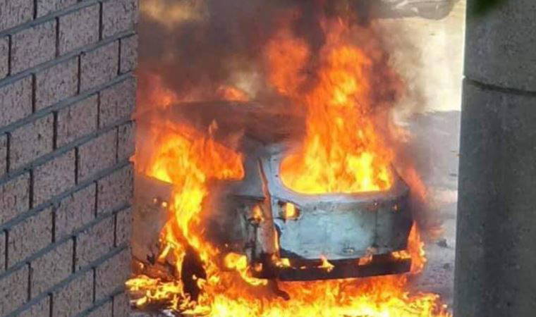 Son dakika... İngiltere'de hastane önünde patlama