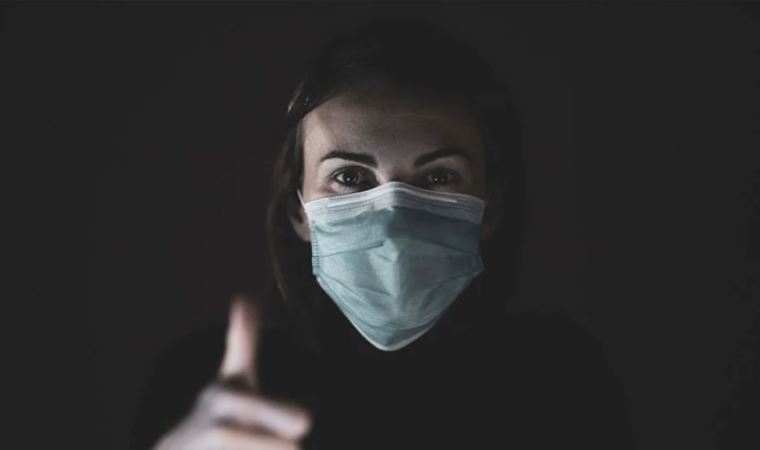 İki saatten fazla kullanılan maskeleri laboratuvarda inceledi: Gördüklerine inanamadı