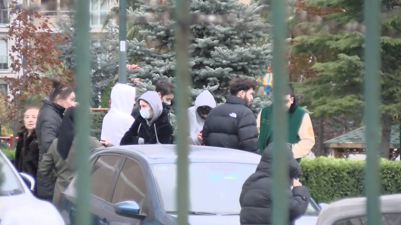 Küçükçekmece’de 20 yaşındaki Ekici annesini ve babasını öldürüp yaşamına son verdi