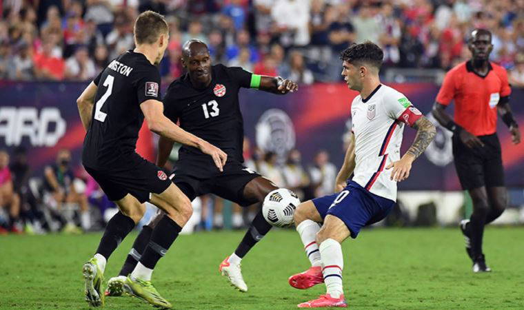 Atiba Hutchinson, Kanada'da en çok forma giyen futbolcu oldu