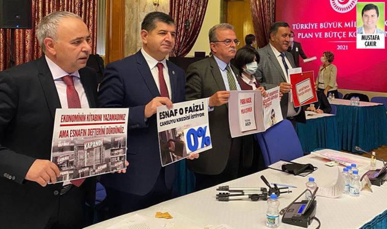 Ticaret Bakanlığı bütçe görüşmelerinde CHP’den pankartlı tepki