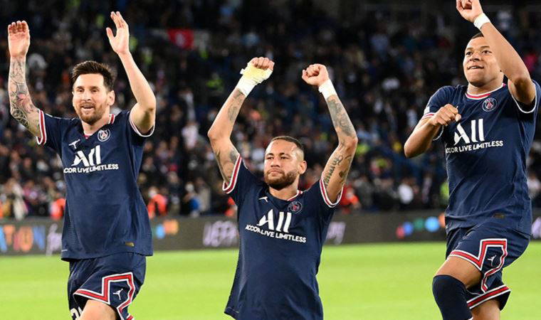 Kylian Mbappe, yavru pandanın vaftiz babası oldu