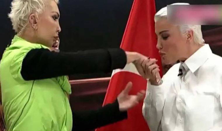 Deniz Akkaya, canlı yayında Seyhan Soylu'nun elini öptü