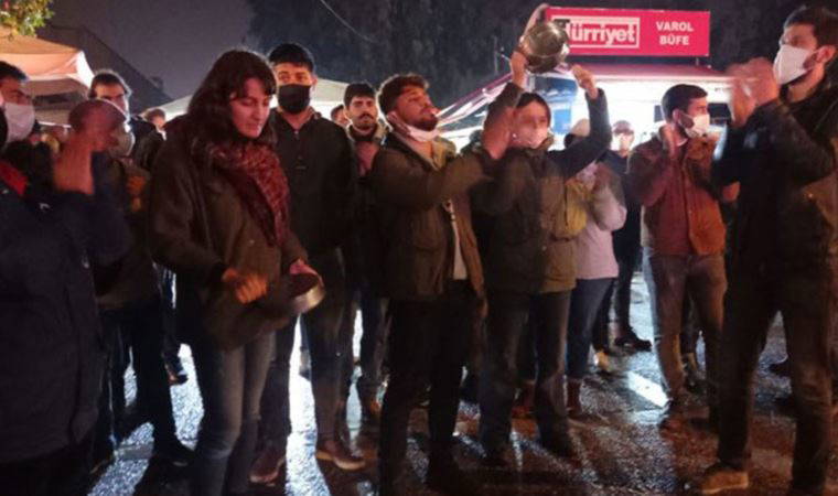 Dövizdeki artışa tepkiler dinmiyor: Yurttaşlar 'AKP istifa' diyerek sokağa çıktı