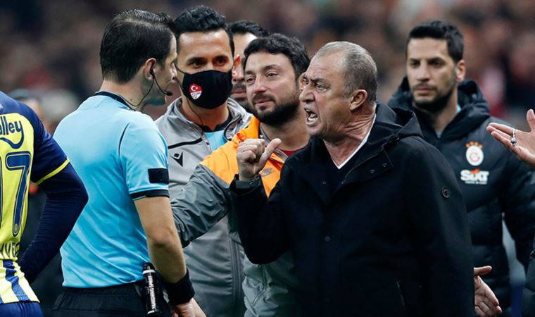 Derbinin hakemi Halil Umut Meler kesik yedi