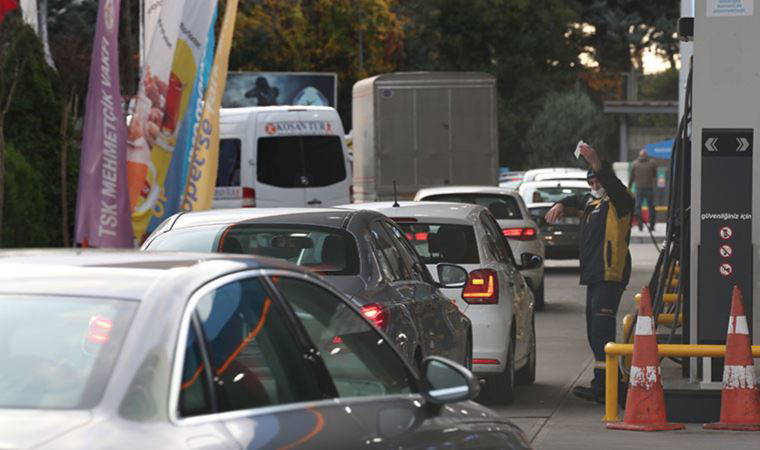 AKP’li Aydemir: İstasyonlardaki kuyruk zamdan değil, araç sayısı fazla