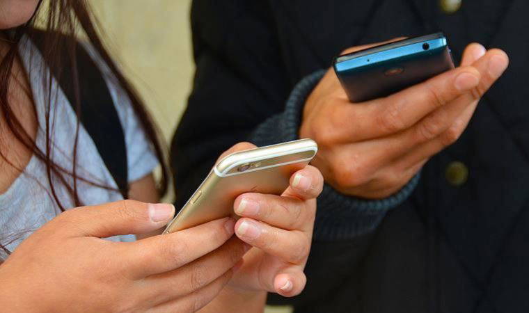 Kırık cep telefonla akılalmaz dolandırıcılık