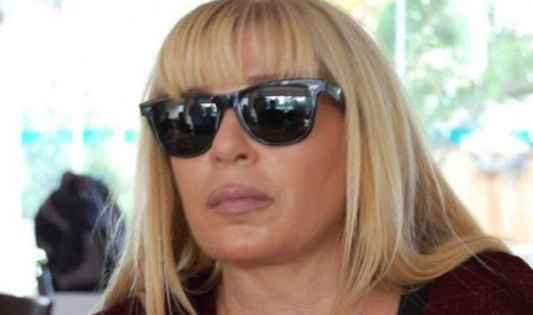 Ünlü şarkıcı Zerrin Özer hastaneye kaldırıldı