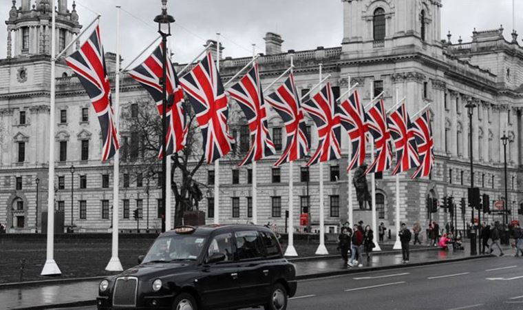 İngiltere’de Omicron vakası artıyor