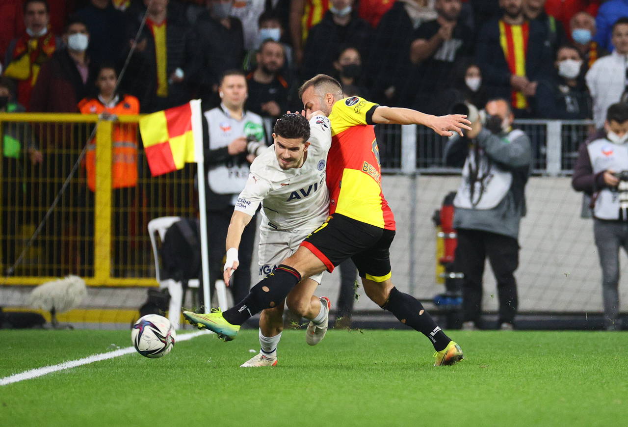 Fenerbahçe zirveden uzaklaşıyor| Göztepe 1-1 Fenerbahçe