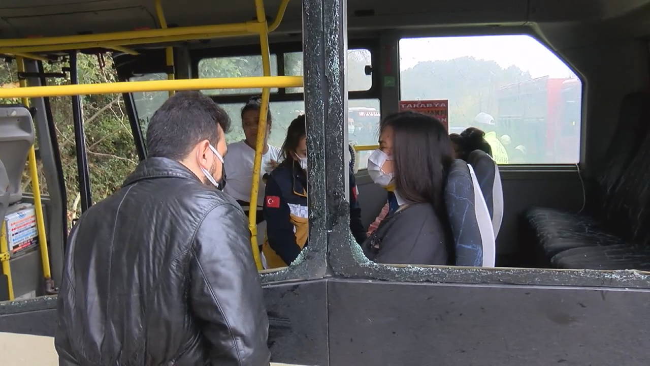 Son dakika... Sarıyer'de yolcu minibüsü kaza yaptı: 1 ölü, 7 yaralı