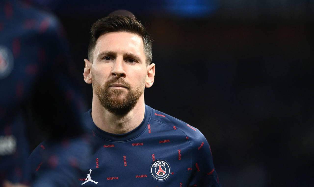 Lionel Messi'nin Eyfel Kulesi ile verdiği poz sosyal medyada gündem oldu
