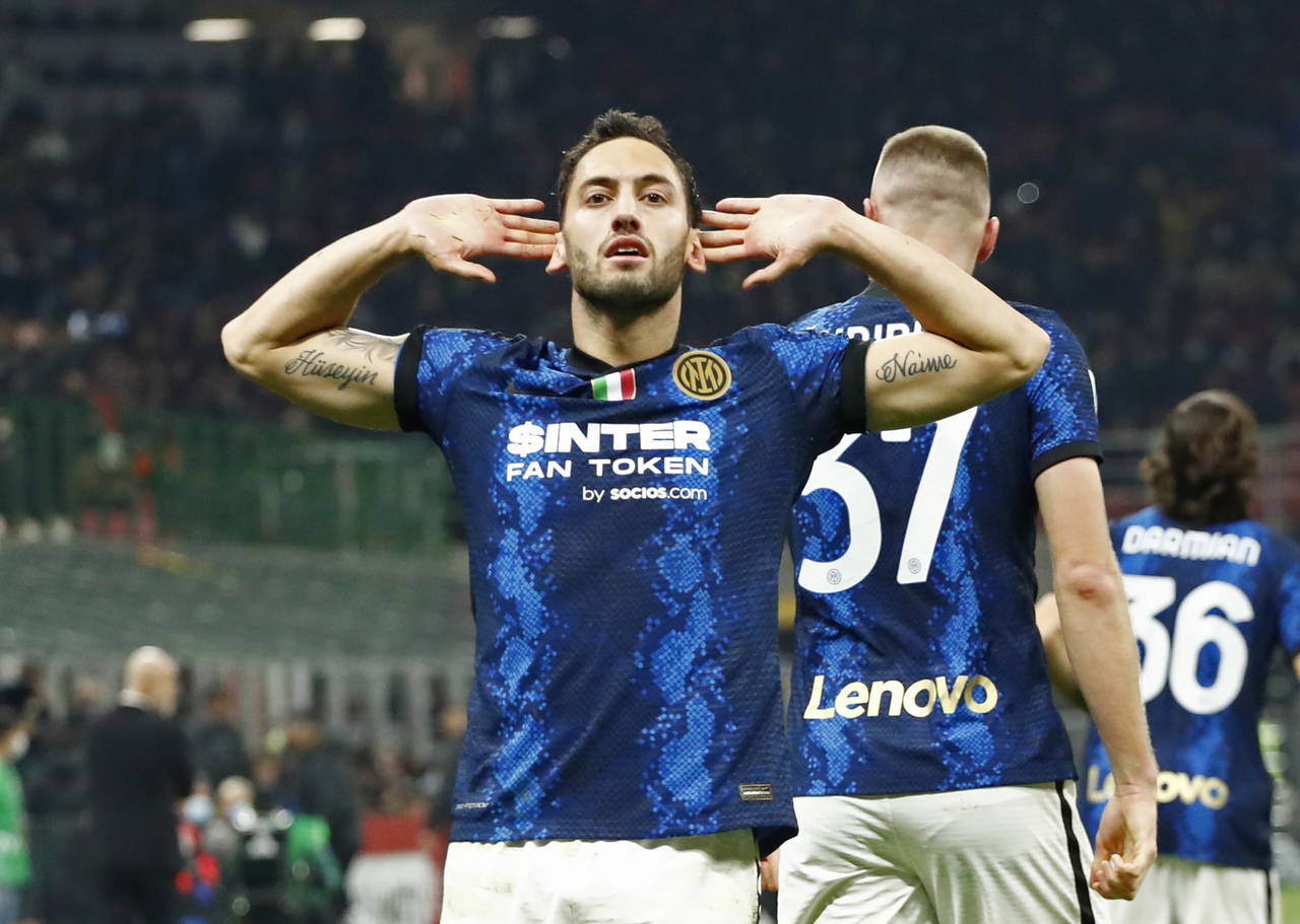 Hakan Çalhanoğlu, Milano derbisi sonrası spor basınının gündeminde