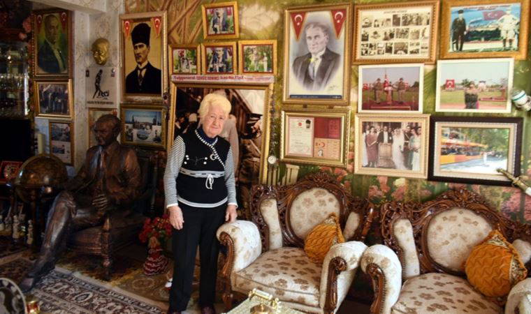 Atatürk müzesine çevirdiği evinde, tüm saatler 09.05'i gösteriyor