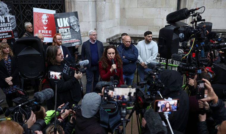 WikiLeaks kurucusu Assange ve nişanlısı Morris'ten 'yasal süreç' adımı