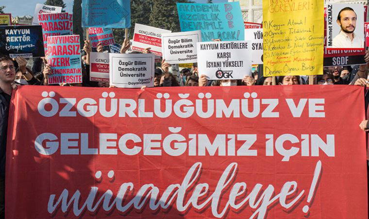 40'ıncı  yılında YÖK protestosu: 