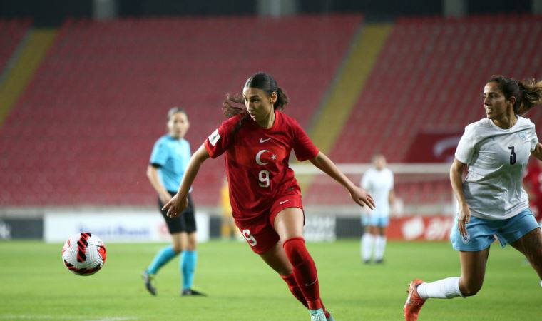 A Milli Kadın Futbol Takımı Teknik Direktörü Kıragası: Takımımla bir kez daha gurur duydum