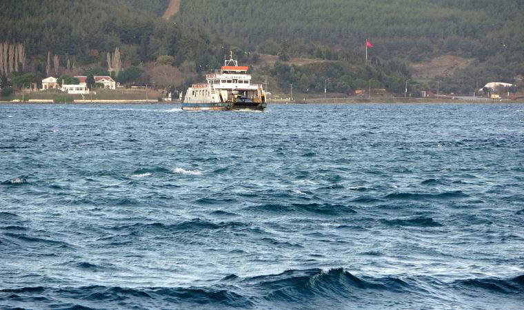 Gökçeada ve Bozcaada feribot seferlerine 'lodos' engeli