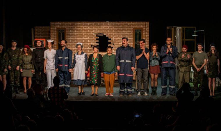 İzmir Şehir Tiyatroları ikinci oyunu ile seyirci karşısında