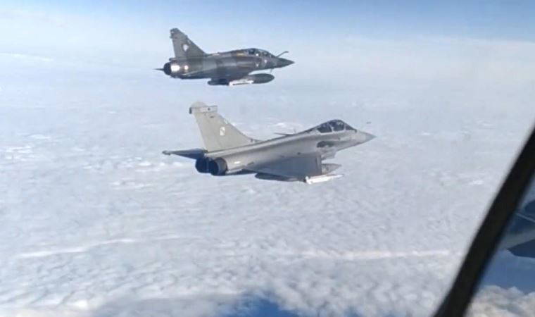 Rus savaş uçaklarından Fransız savaş uçaklarına yakın takip