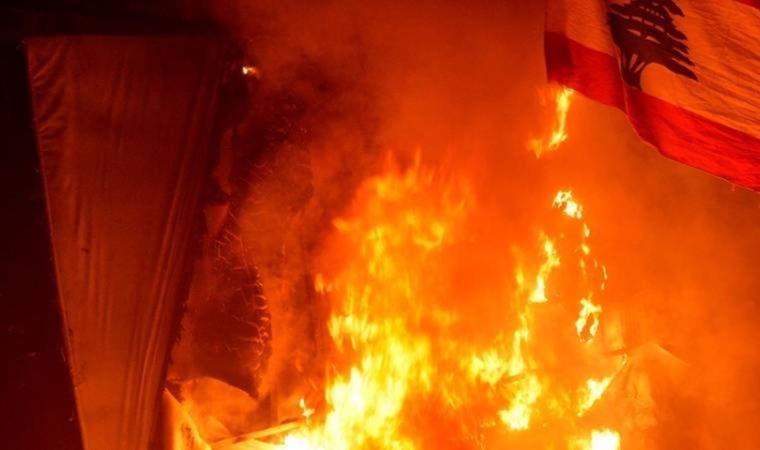 Lübnan'ın Sur bölgesinde mülteci kampında patlama