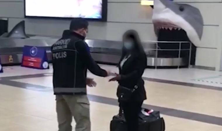 Bolivya'dan getirdiği 4,5 kilo kokainle havalimanında yakalandı