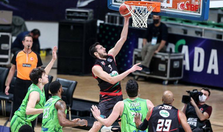 Pınar Karşıyaka nefes kesen mücadelede TOFAŞ'ı mağlup etti