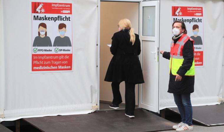 Almanya: Yeterli Covid-19 aşısına sahip değiliz