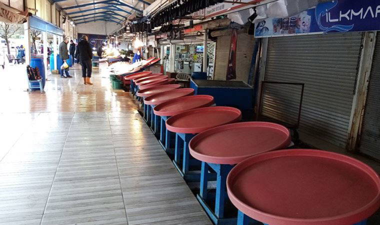 Balık tezgahları boş kaldı