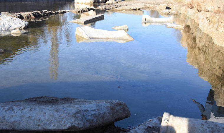 Nehir yatağında ortaya çıktı, incelemeye alındı