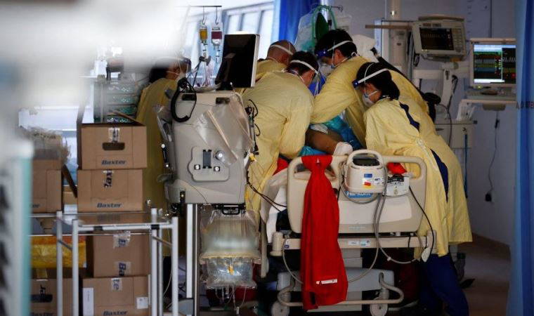 İngiltere'deki bir hemşirenin Covid gözlemi: Yoğun bakımda solunum cihazına bağlanan koronavirüs hastalarının yüzde 80'i aşı olmayanlar