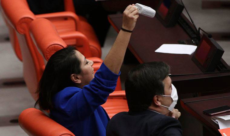 TİP milletvekillerinden TBMM'de protesto: Kadıgil'e kınama cezası