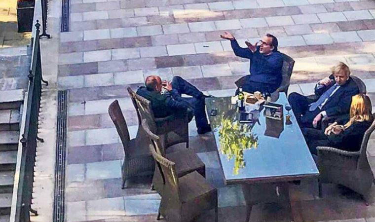 Boris Johnson'ın fotoğrafı ülke gündemine oturdu