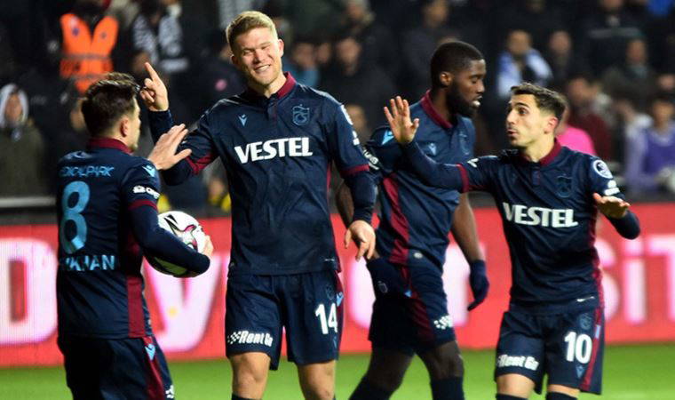 Lider Trabzonspor geriden gelerek kazanmasını bildi| Altay 1-2 Trabzonspor