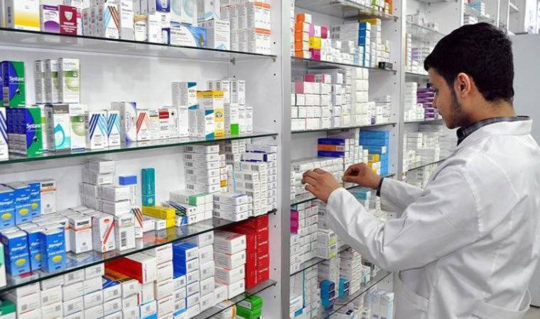 HDP'li Ersoy: Hastalar piyasada olmayan ilaçlar için eczanelere isim yazdırıyor, sıraya giriyor