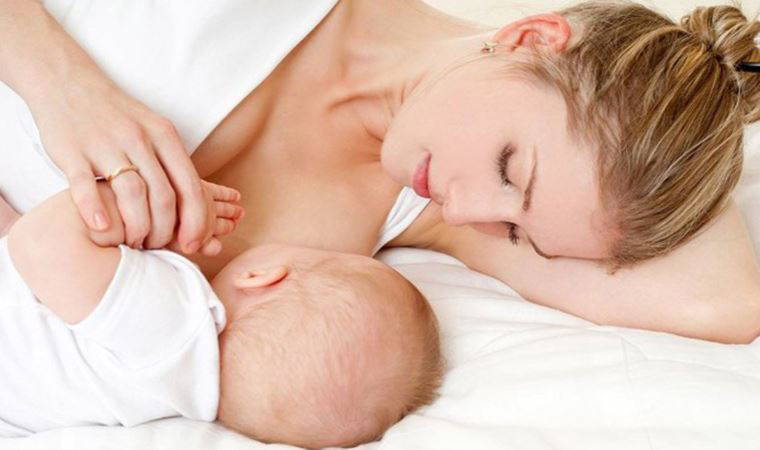 Uzmanından emzirme uyarısı: 'Hijyen kuralına dikkat edin'