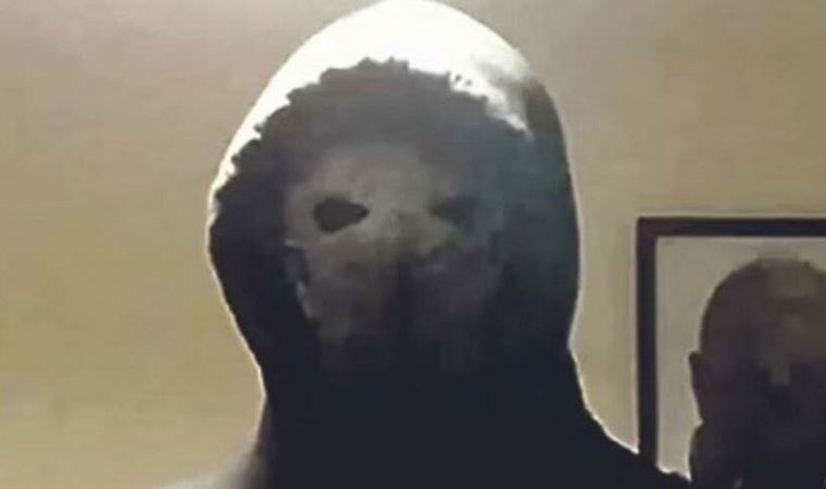 Maskeli adamdan Kraliçe Elizabeth’e suikast videosu