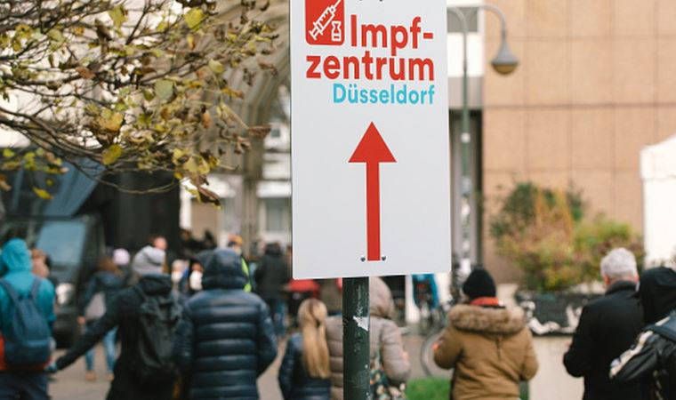 Almanya'da aşı olmayanlara ağır kısıtlamalar getirildi