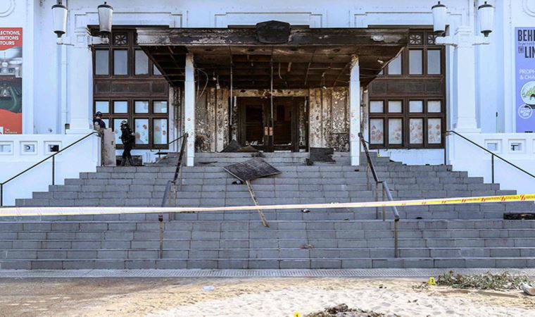 Avustralya karıştı: Eski Parlamento binasında yangın