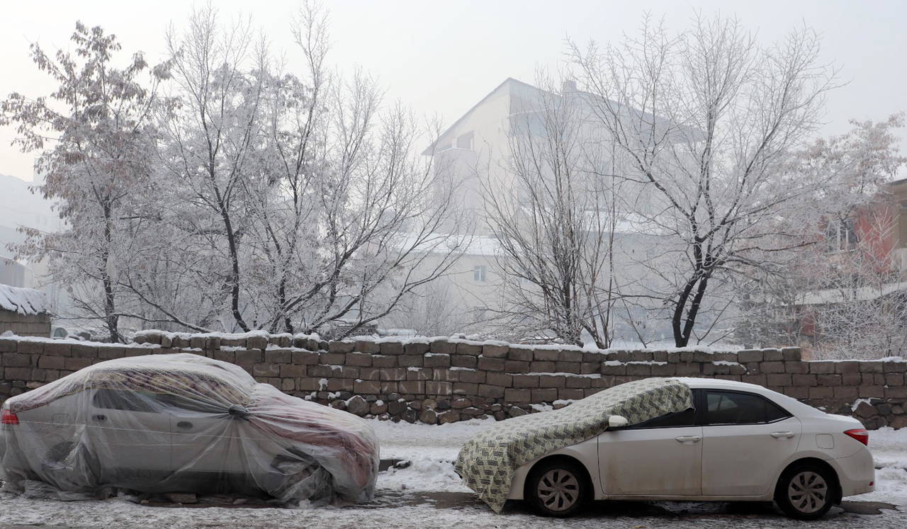 -25 dereceyi gördü: 5 metrelik buz sarkıtları oluştu