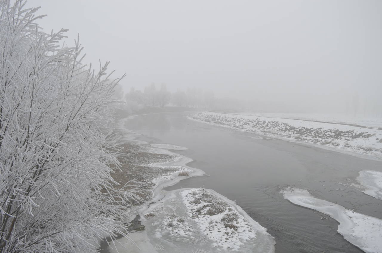 -25 dereceyi gördü: 5 metrelik buz sarkıtları oluştu