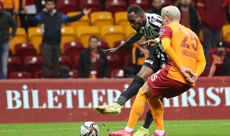 Cüneyt Çakır penaltıyla ilgili Necati Ateş'e ne söyledi?